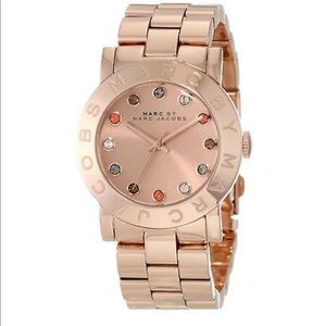 Marc Jacobs “Amy” gold watch-rose gold face